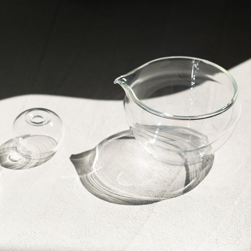ORIGAMI「Kai - 片口」絹ホワイト - 美濃焼 磁器製片口抹茶碗