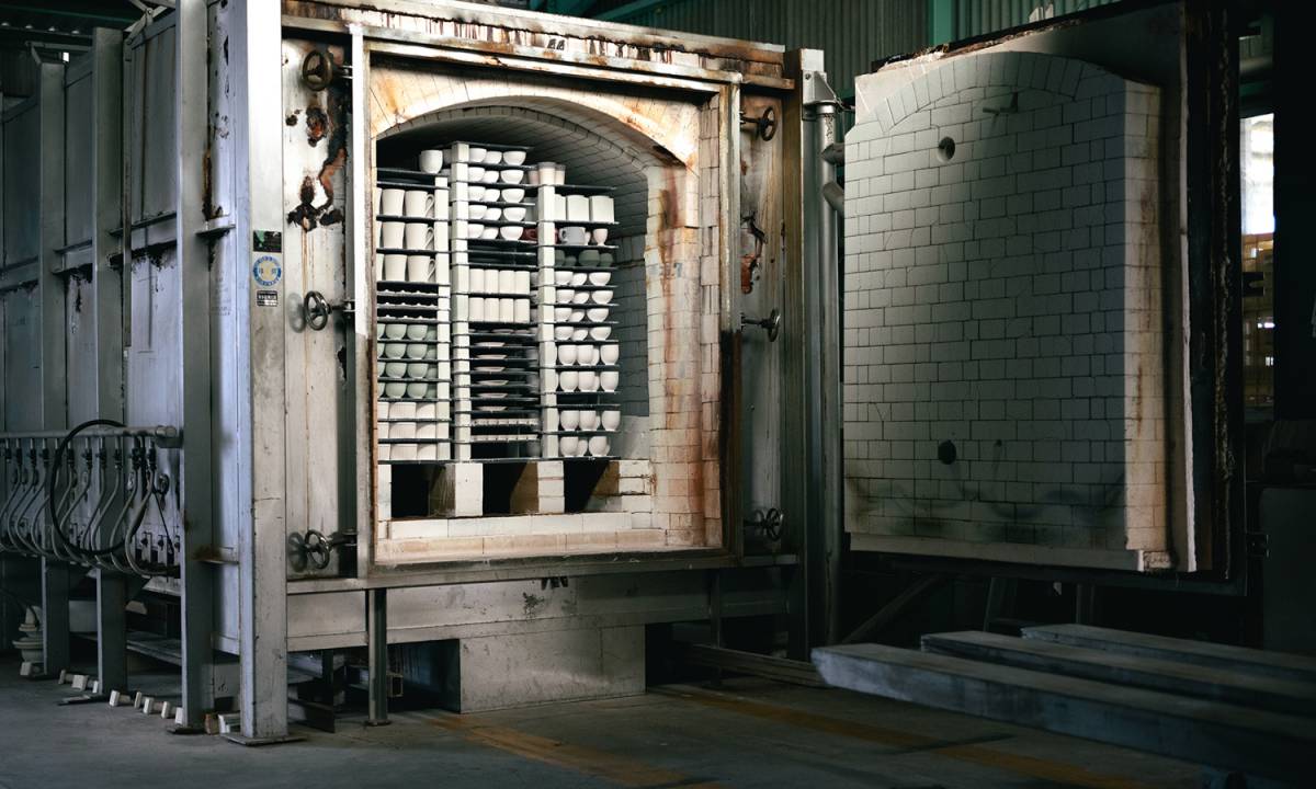 山津窯(岐阜県美濃焼):ミニマルフラスタム煎茶カップ ペールブルー