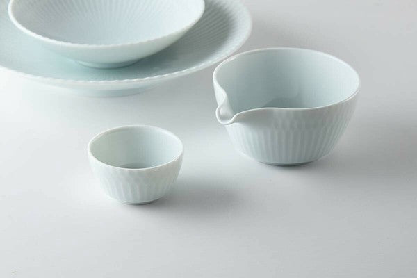 Oda Pottery: Sazanami Design Porcelain Bowl with Pouring Lip (Pale Blue) 小田陶器さざなみ片口小鉢(青白)