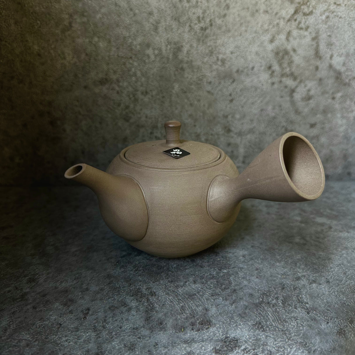 Shoko Kiln (F417): Earth Maru - Brown Clay Kyusu -teepannu (320 ml) 晶光茶泥丸急須