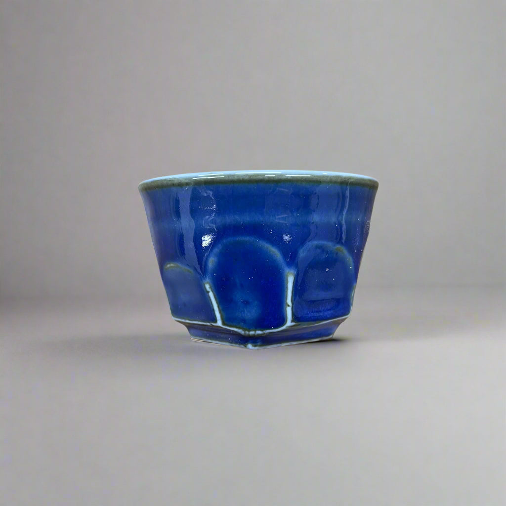 Seiangama: Carved Design Mino-yaki Guinomi Cup 5 Piece Set with Wooden Box 削ぎ五様ぐい呑揃