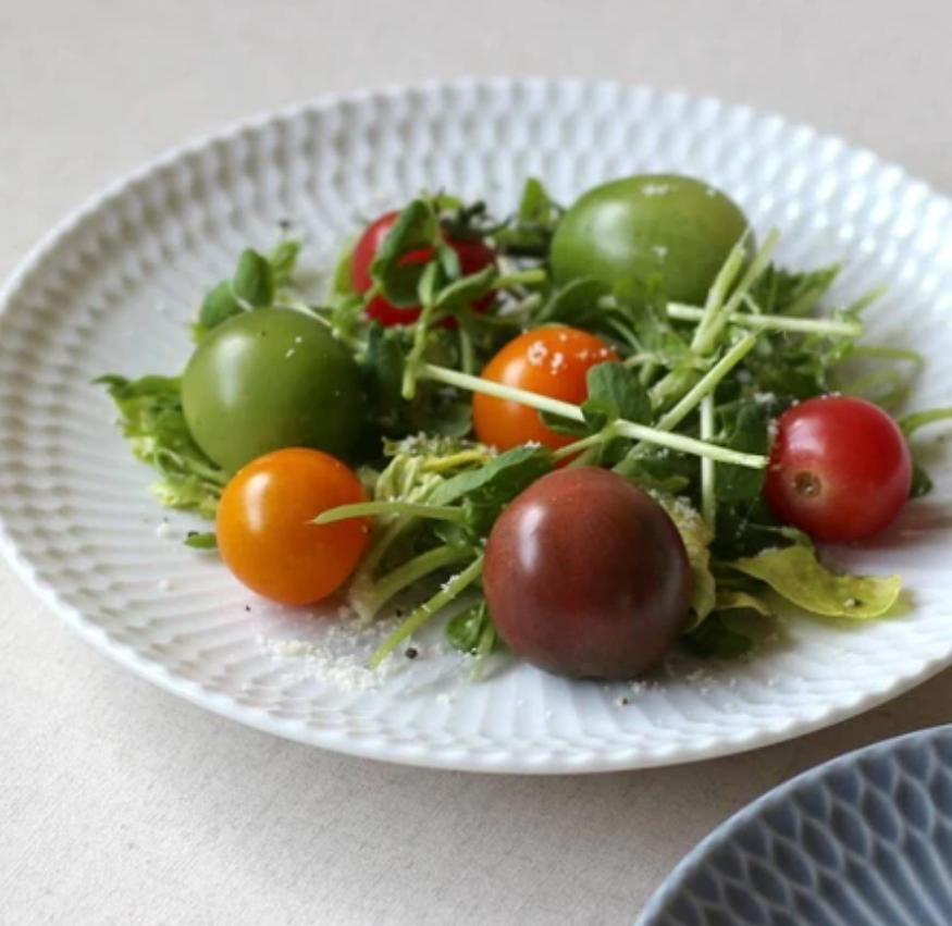 Oda Pottery: Sazanami Design 20cm Plate (White) 小田陶器さざなみプレート 20cm(白)