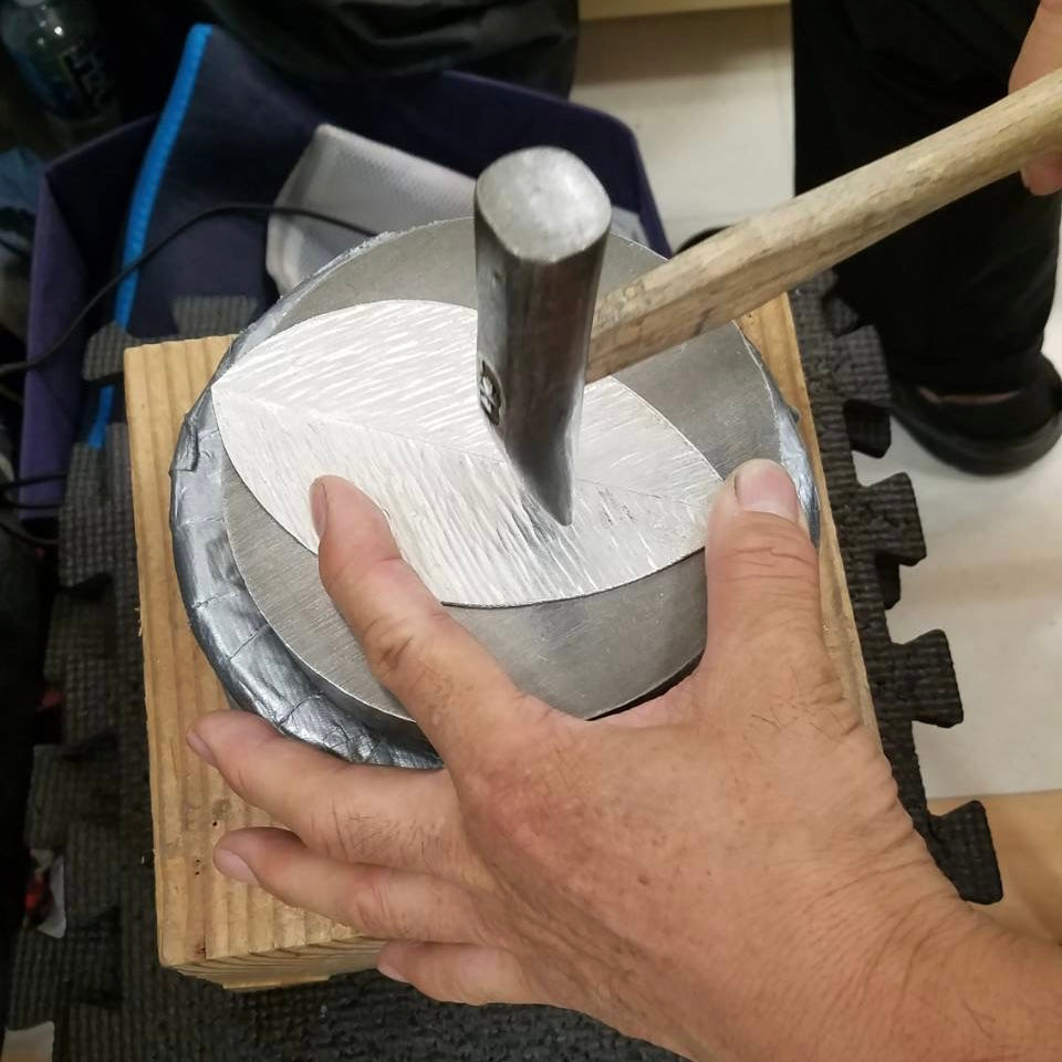 太田裕介:茶葉型ブリキピアス、フックピアス