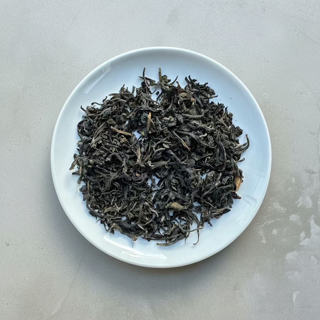 Yoshida Tea Garden: Sashimacha Izumi First Flush, yhden lajikkeen musta tee (palkittu Wakocha-tee)