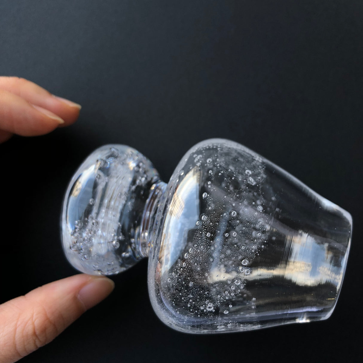 Suikaen: Glass Chasen Holder, Bamboo Whisk Stand (Misao, 操) - (Tilaa nyt helmikuun 2025 kohdetoimitukseen)