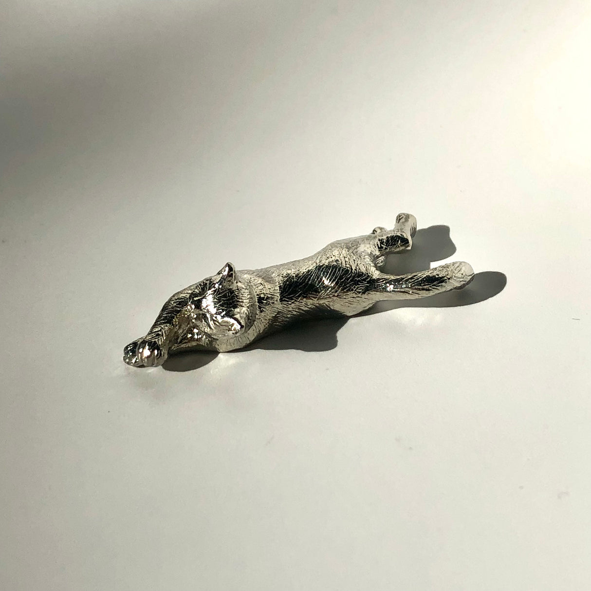 手作り錫箸置き 猫 #02 くつろぎ猫 錫製ごろん猫