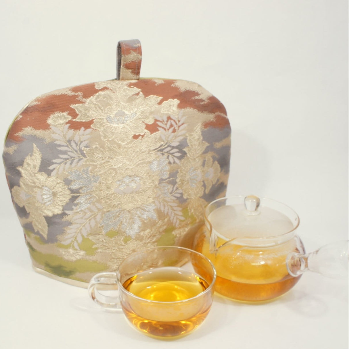 Kimono Sash Tea Cozy #3: Peony (gold lining) by mami.mano - Yunomi.life