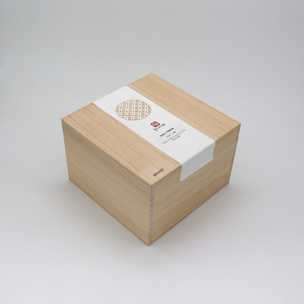 Emui × YUNOMI / YOIN (余韻) Matcha Pouring Bowl (Handmade Ceramic / 桐箱入りユノミオリジナル)