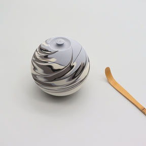 [One-of-a-Kind] Shinro Yamamoto: Marble Porcelain Natsume A / Lidded Container (Blue) yunomi.life