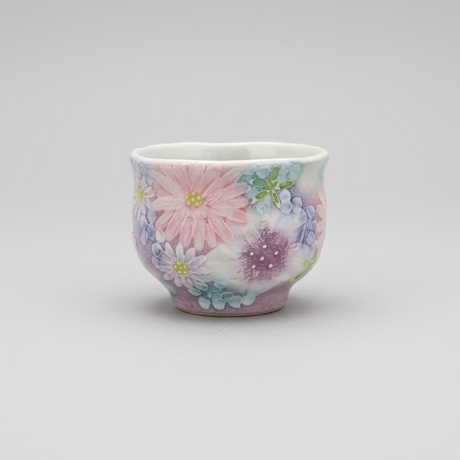 Yuzuriha Studio: Handmade Guinomi Cup - Handwritten floral pattern - Purple