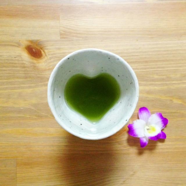 Hiroshi Hirai: Heart Shaped Mug Cup, Green Accents - Yunomi.life