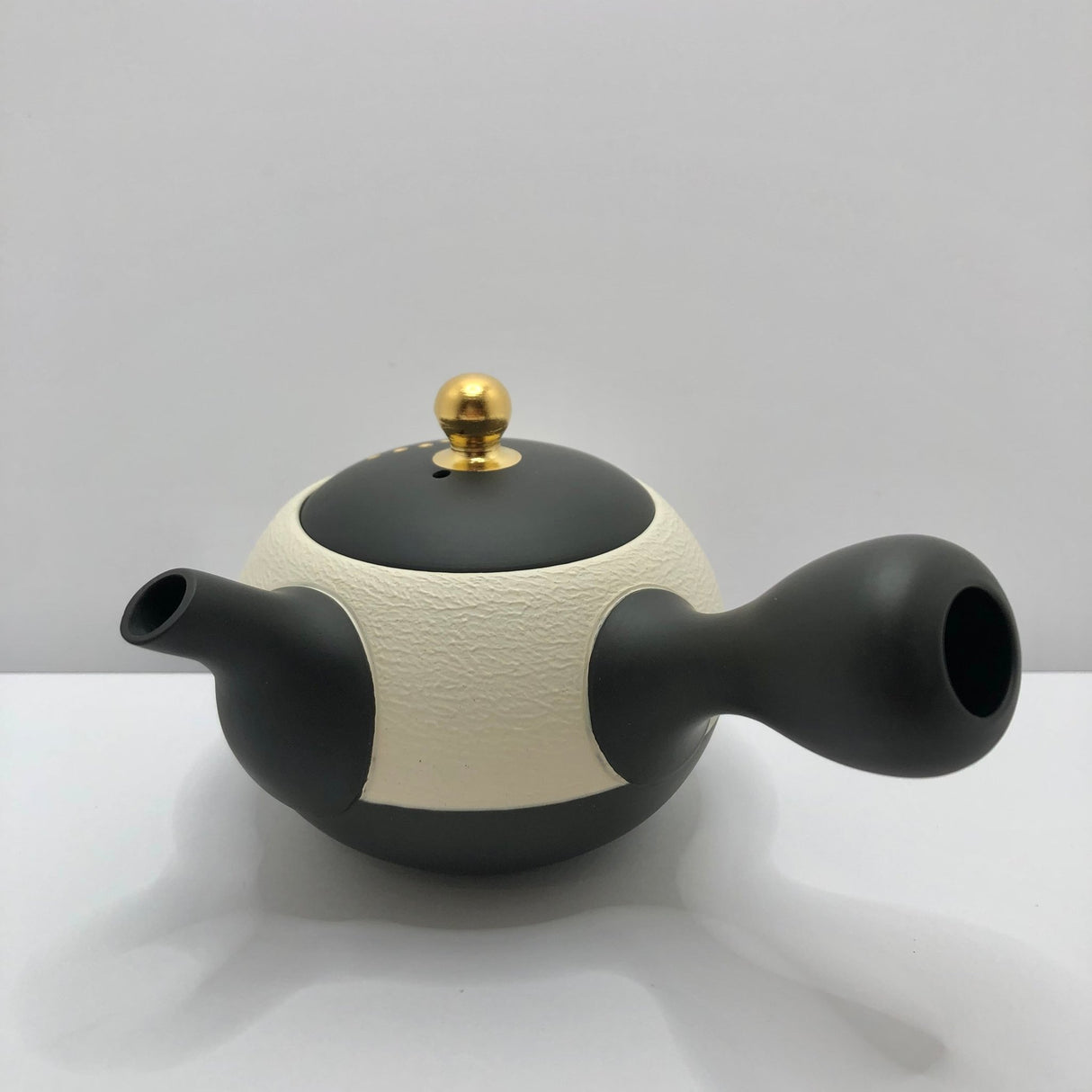 Isobe Ceramics mi122: Tokoname Kyusu Golden Autumn Leaves by Shouhou 200 ml 金彩紅葉桜 - Yunomi.life