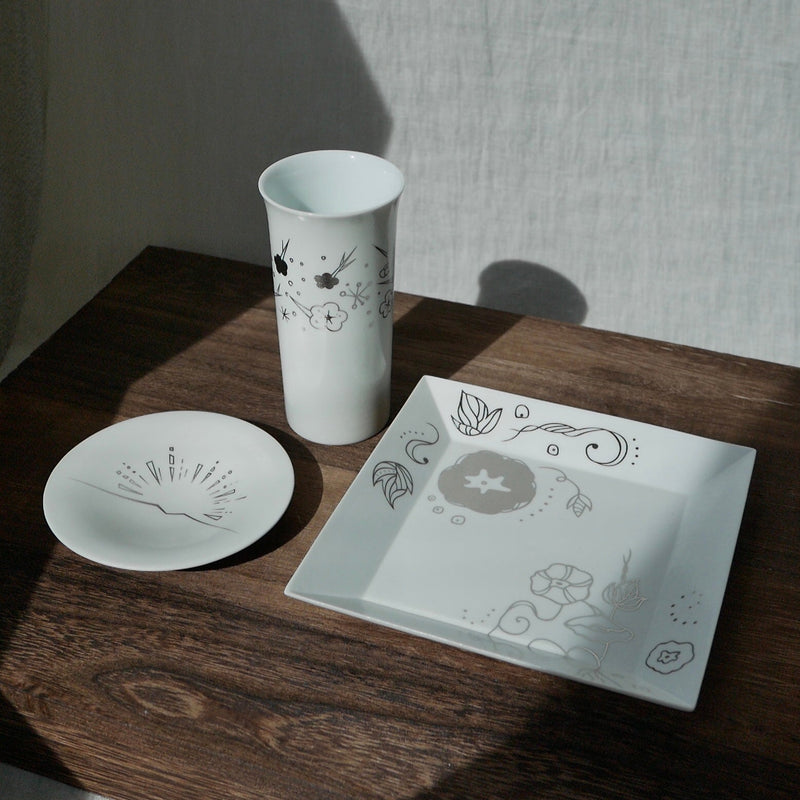 Kamigata Ryugi: Haiku Series Plate Set, Silver - Yunomi.life