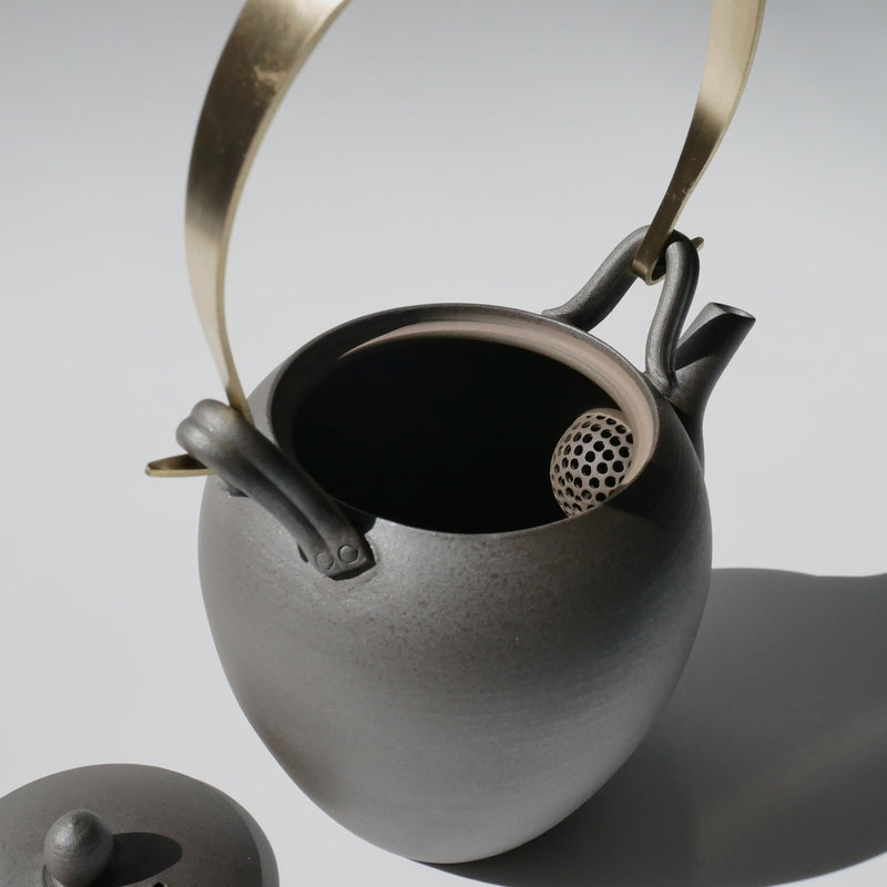Nankei Pottery: Acorn-shaped Bankoyaki Dobin Tea Pot with Brass Handle (Dark Brown, 430ml) - Yunomi.life