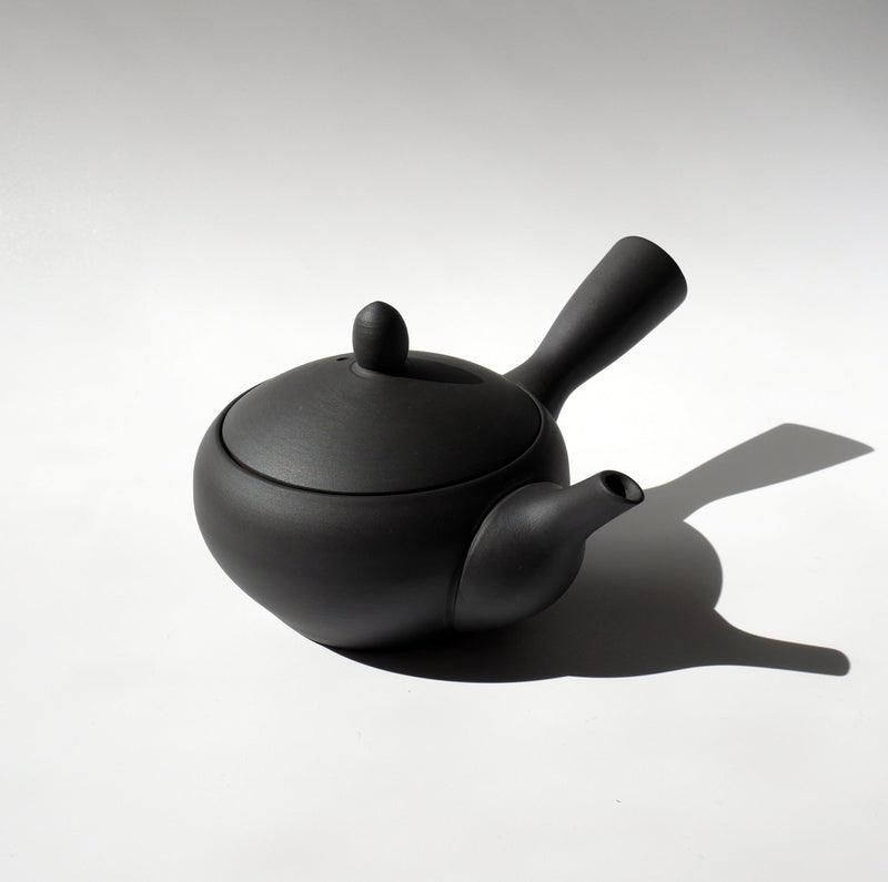 Nankei Pottery: Bankoyaki Kyusu Teppatsu with Stainless Strainer (Black, 240ml) - Yunomi.life