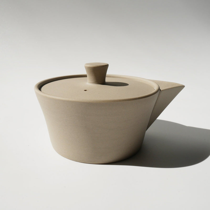 Nankei Pottery: Hohin Tea Set (Teapot and 2 Cups, Sand Colour), Pre-order for early September shipment - Yunomi.life