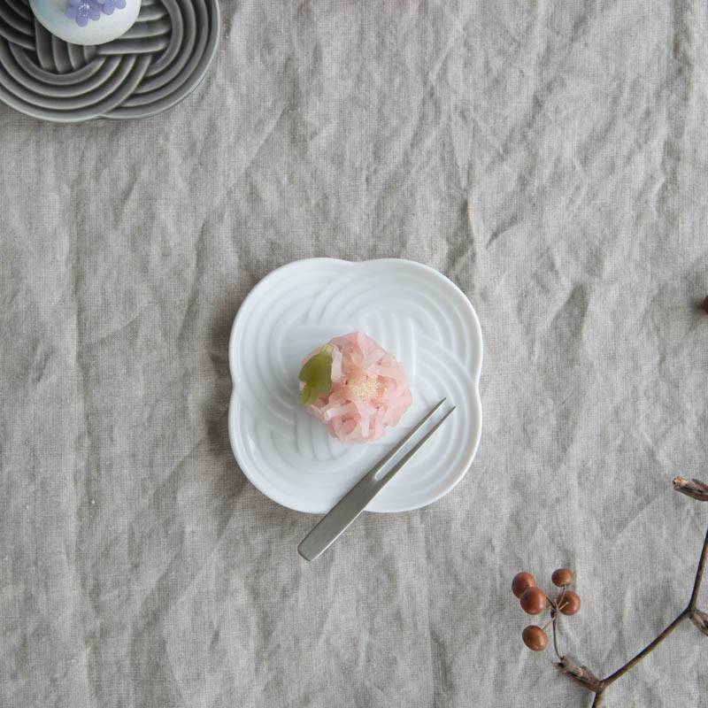 Oda Pottery: Wagashi Plate White (10.5 cm) - Yunomi.life